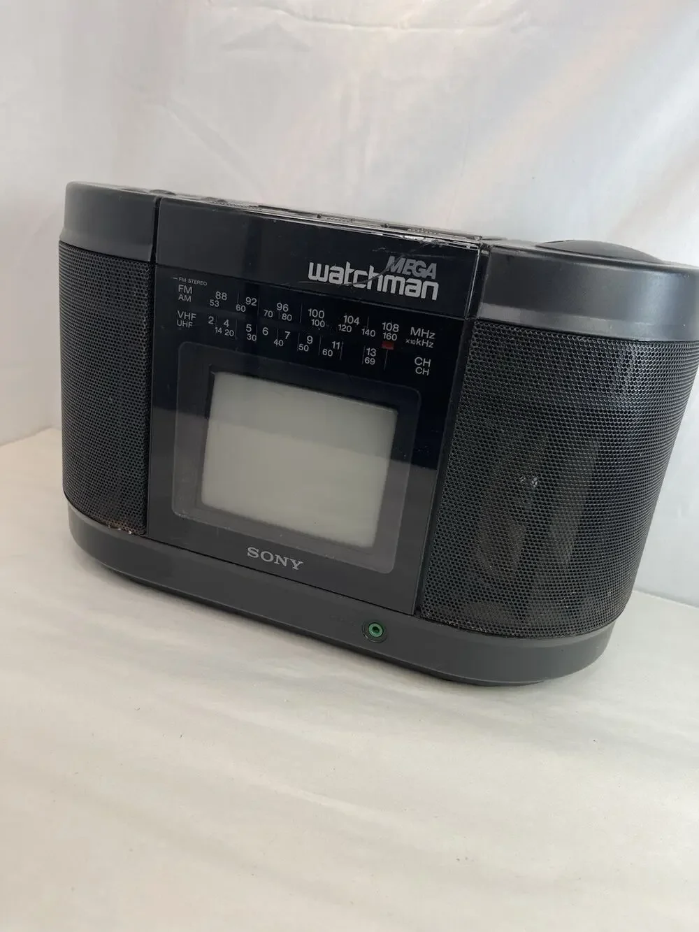Vintage Sony Mega Watchman FD-555 Portable TV AM FM Cassette Player Boombox